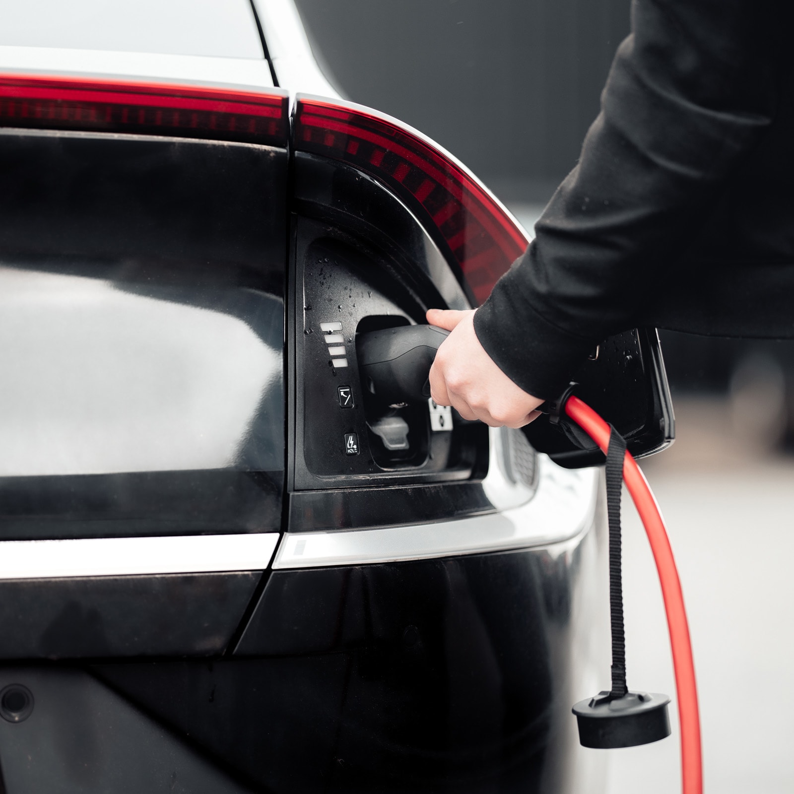 Biltrygd - svartur bilur